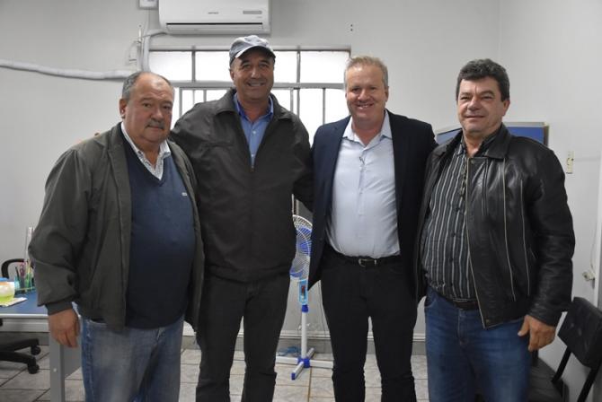 Dep. Luís Corti visita a Câmara de Laranjeiras